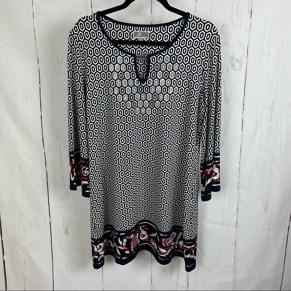 JM Collection long sleeve printed dress with embellished neckline medium